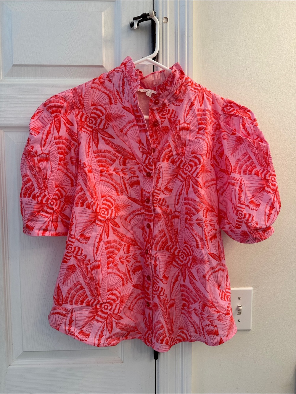 Karlie Tropical Linen Blouse - Picture 2 of 5